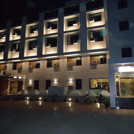 Ankleshwar Hotel Sun Plaza מראה חיצוני תמונה