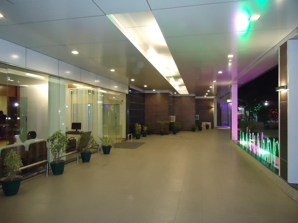 Ankleshwar Hotel Sun Plaza מראה חיצוני תמונה